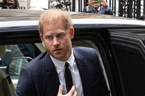 prince harry wants to return to uk